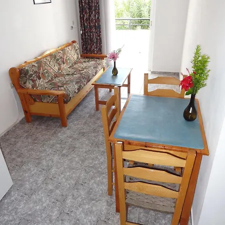 Michalis & 公寓式酒店 3*