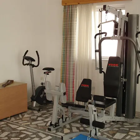 Michalis & 公寓式酒店 3*