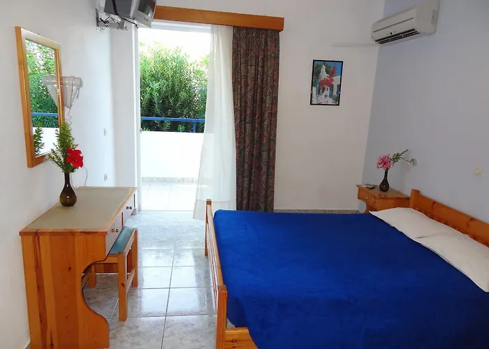 Michalis & 3* העיירה קוס