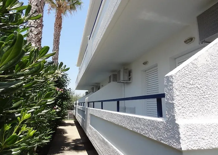 Michalis & מלון דירות העיירה קוס